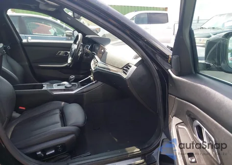 2020 BMW 330I xDrive z USA, uszkodzony, nr VIN 3MW5R7J04L8B08616